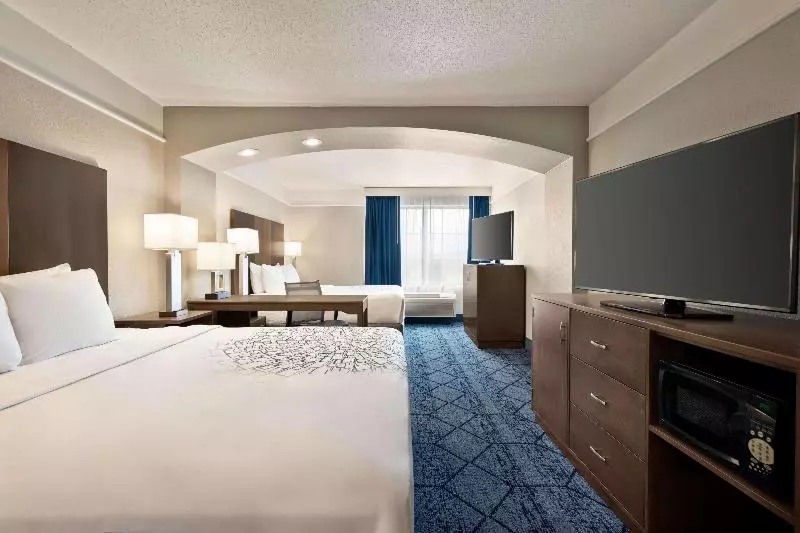 キングサイズベッドのスイートルーム, La Quinta Inn And Suites By Wyndham At Watiki Waterpark