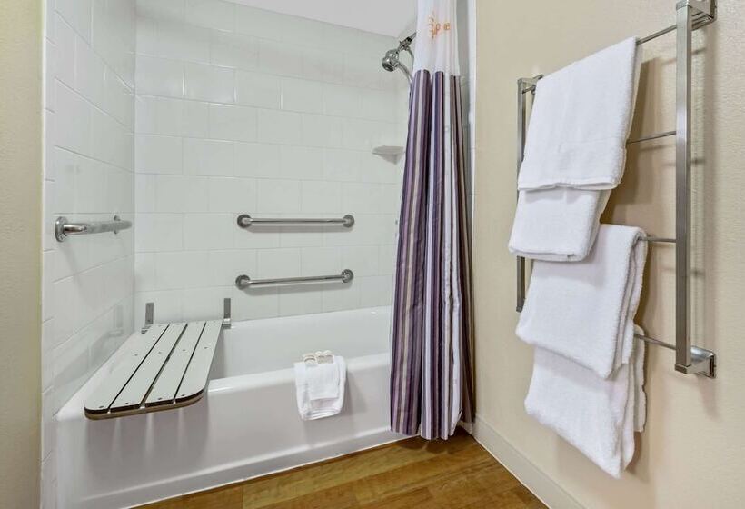 غرفة قياسية لذوى الاحتياجات الخاصة, La Quinta By Wyndham West Palm Beach Airport