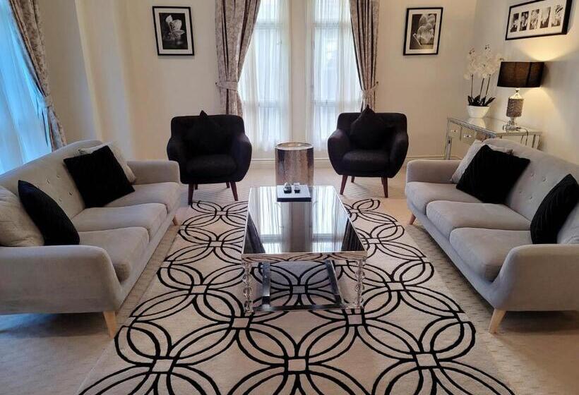 침실 2개 아파트, Macarthur Chambers