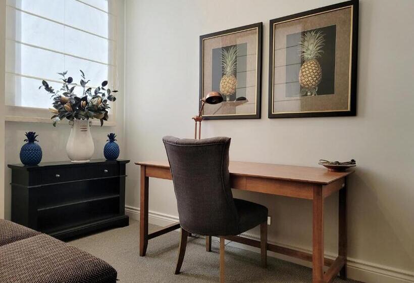 침실 2개 아파트, Macarthur Chambers