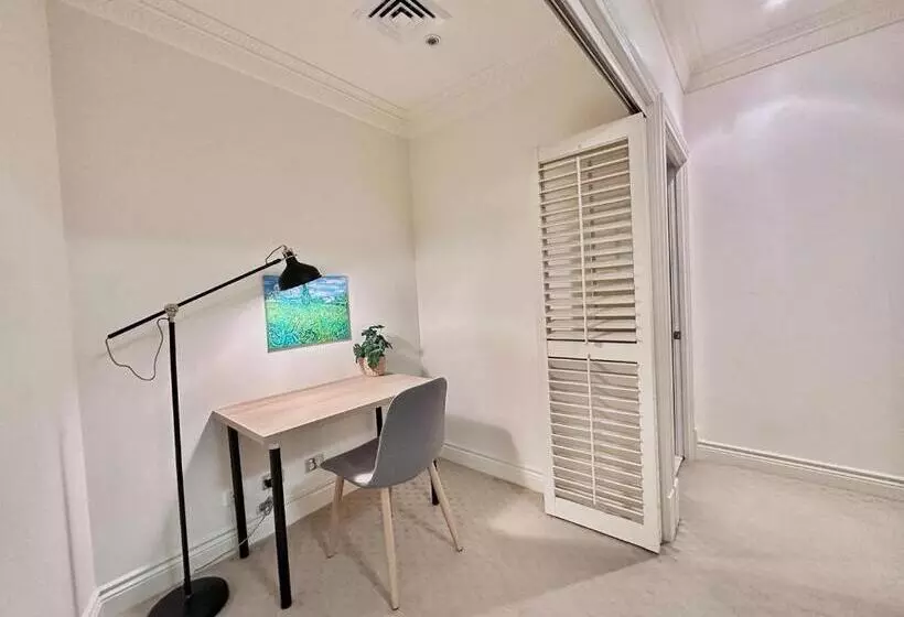 1 Bedroom Penthouse Apartment, Macarthur Chambers
