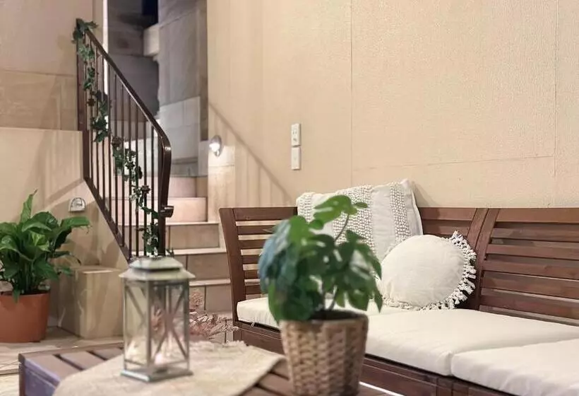 1 Bedroom Penthouse Apartment, Macarthur Chambers