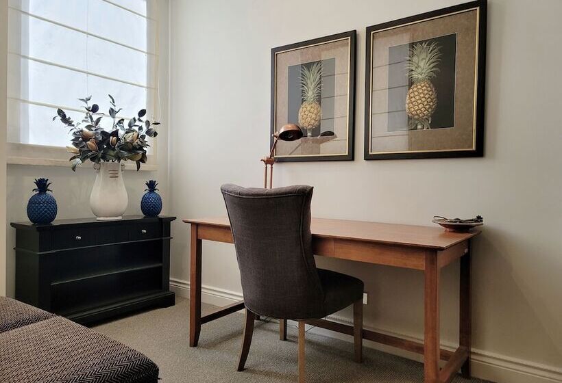 침실 2개 아파트, Macarthur Chambers