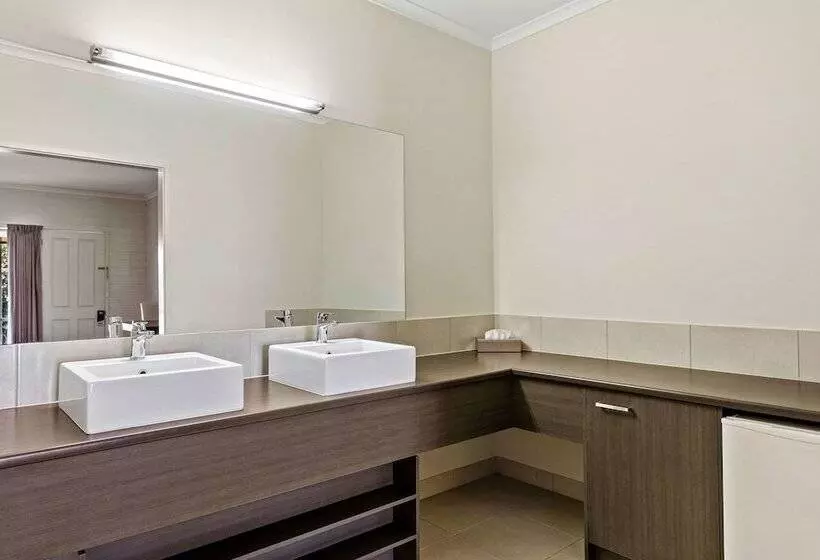 デラックスルーム, Quality Inn Colonial