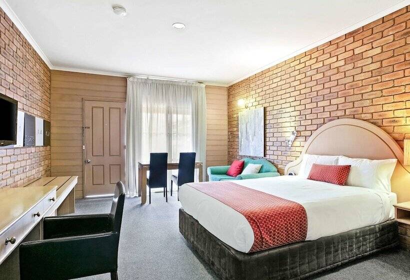 스탠다드 룸 더블 침대, Quality Inn Colonial