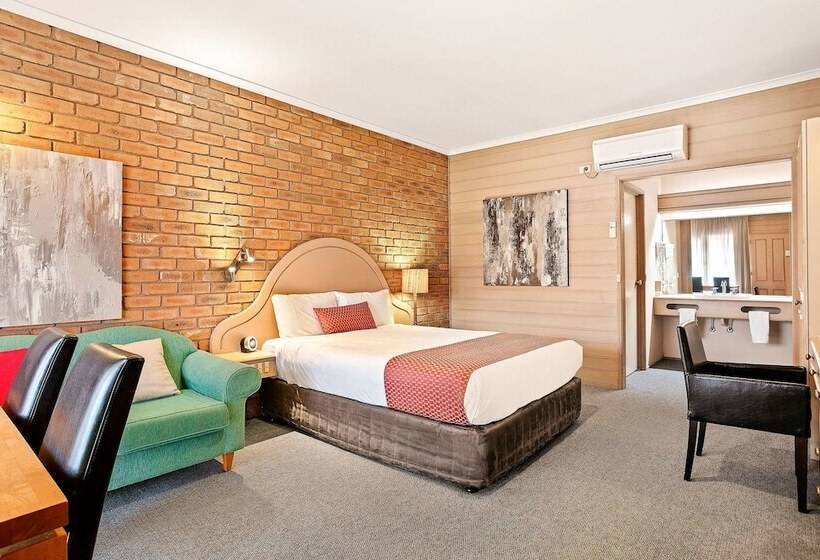 스탠다드 룸 더블 침대, Quality Inn Colonial