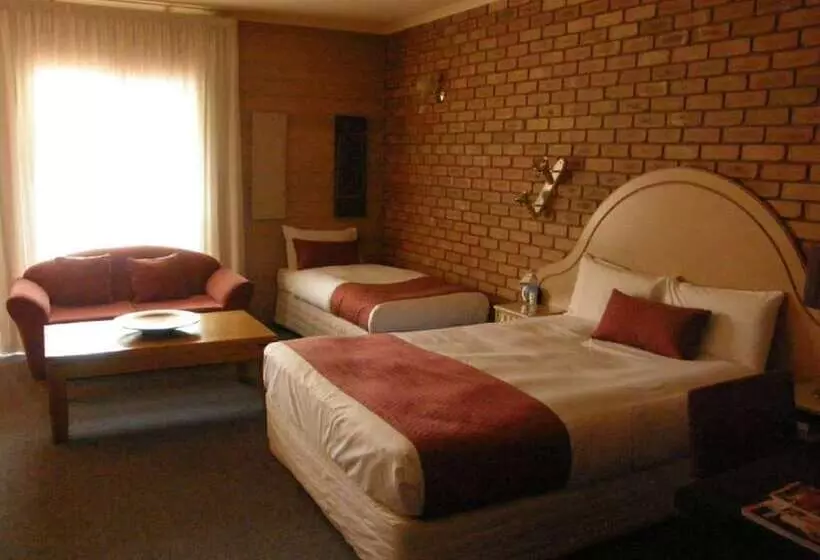 デラックスルーム, Quality Inn Colonial