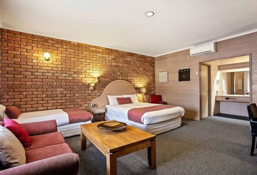 디럭스 룸, Quality Inn Colonial