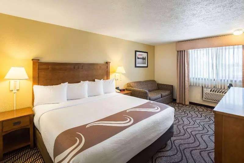 キングサイズベッドのスタンダードルーム, Quality Inn & Suites Coeur d'Alene