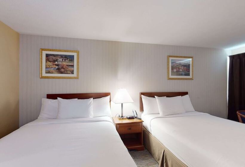 غرفه قياسيه سريرين مزدوجين, Ramada By Wyndham Strasburg   Shenandoah Valley