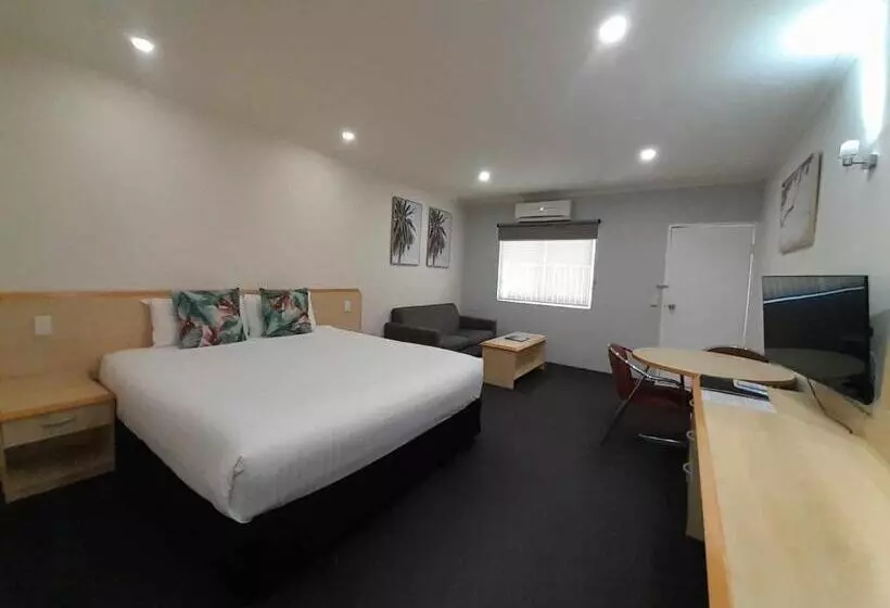 キングサイズベッドのスタンダードルーム, Red Bridge Motor Inn