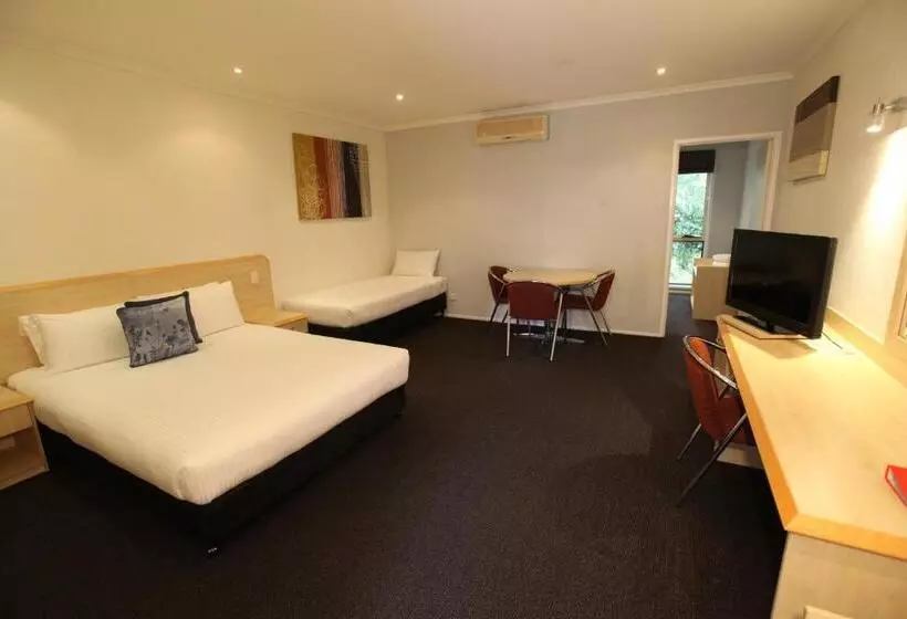 ファミリールーム, Red Bridge Motor Inn