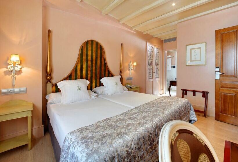 اتاق استاندارد, Sacristia De Santa Ana