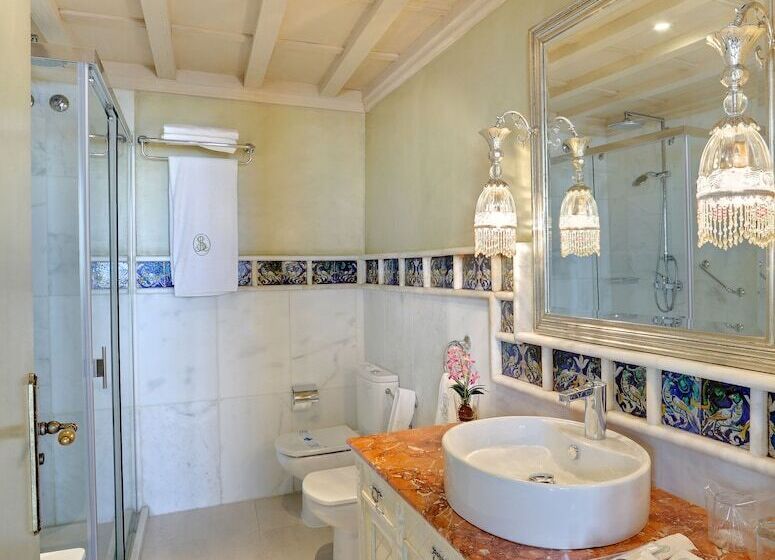 سوییت جونیور, Sacristia De Santa Ana