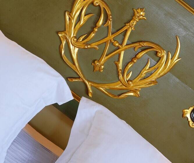 سوییت جونیور, Sacristia De Santa Ana