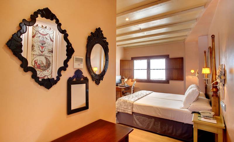 اتاق استاندارد, Sacristia De Santa Ana