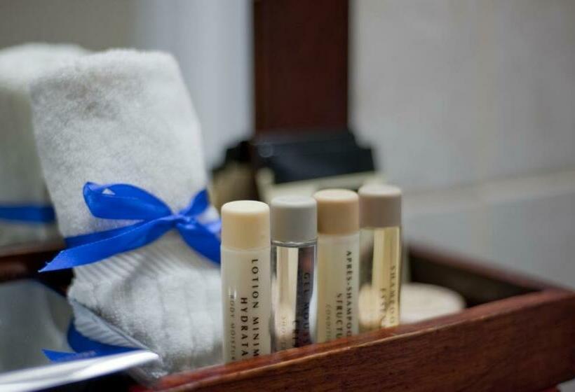 חדר אקזקיוטיב, Hodelpa Garden Court