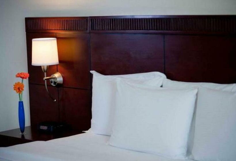 חדר אקזקיוטיב, Hodelpa Garden Court