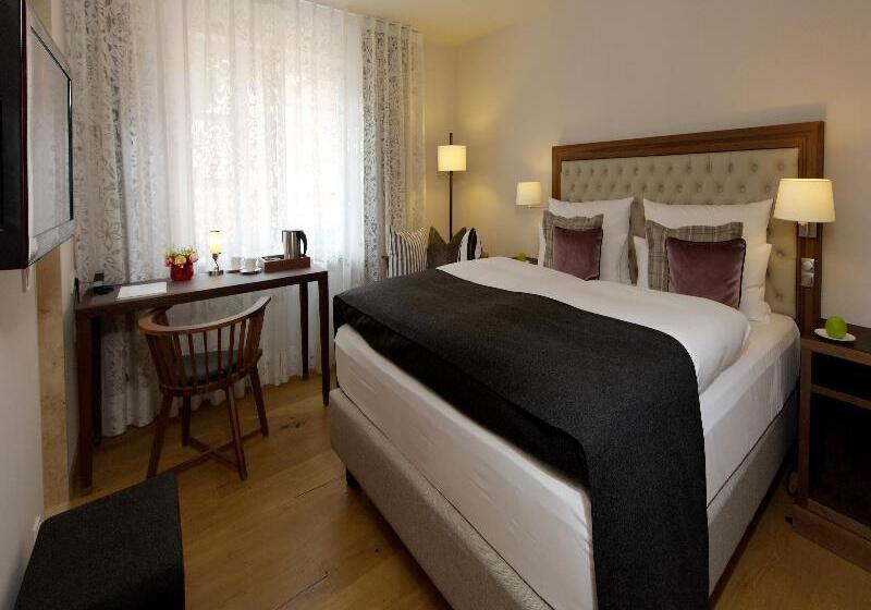 חדר אקזקיוטיב, Hodelpa Garden Court