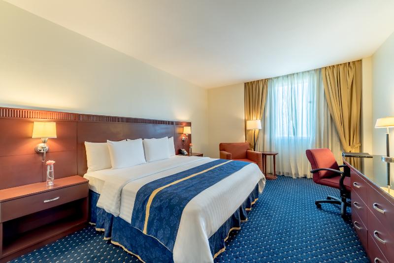 חדר אקזקיוטיב, Hodelpa Garden Court