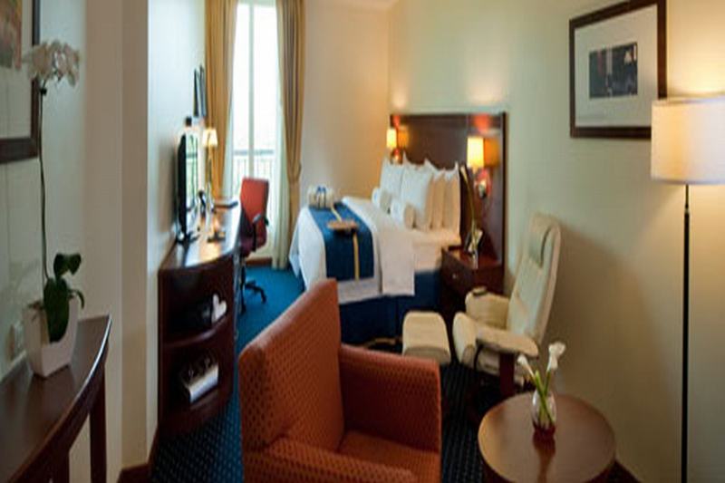 סוויטת ג'וניור, Hodelpa Garden Court