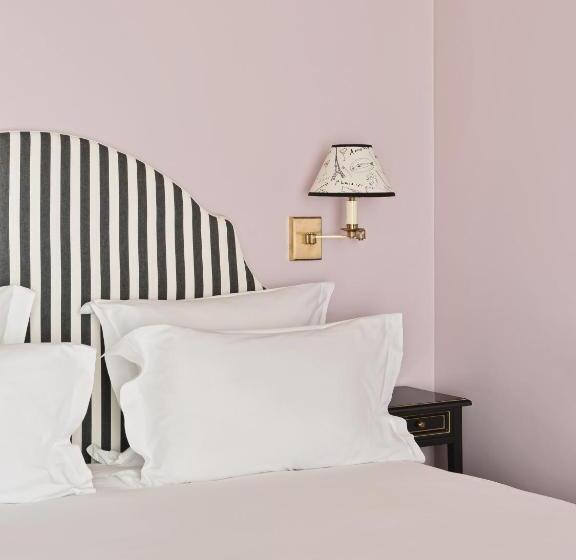 Chambre Standard Individuelle, Les Deux Gares