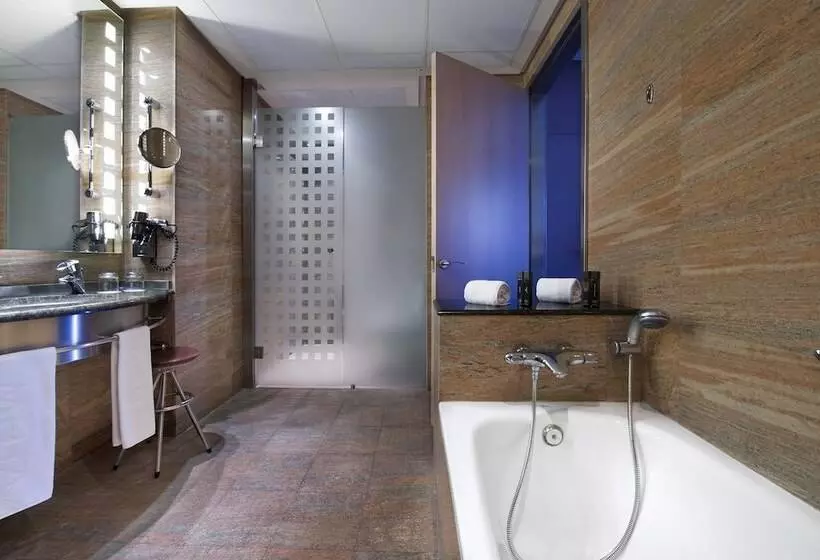 سوییت جونیور, Meliá Valencia