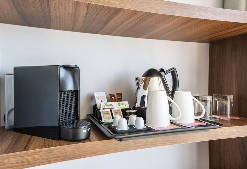 جناح جونيور, Meliá Valencia