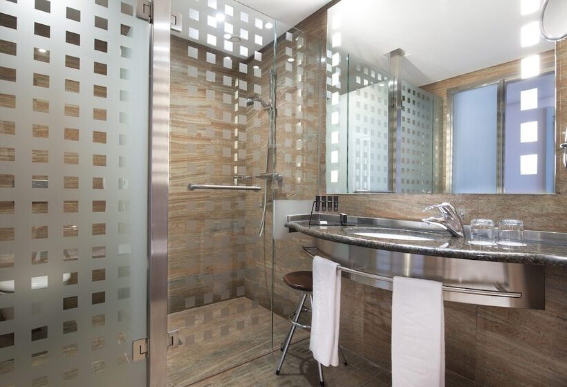 غرفة عائلية, Meliá Valencia