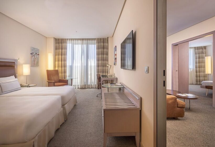 غرفة قياسية متصلة, Meliá Valencia