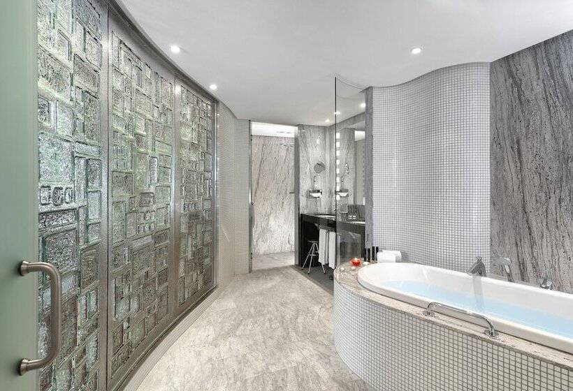 جناح دور أخير, Meliá Valencia