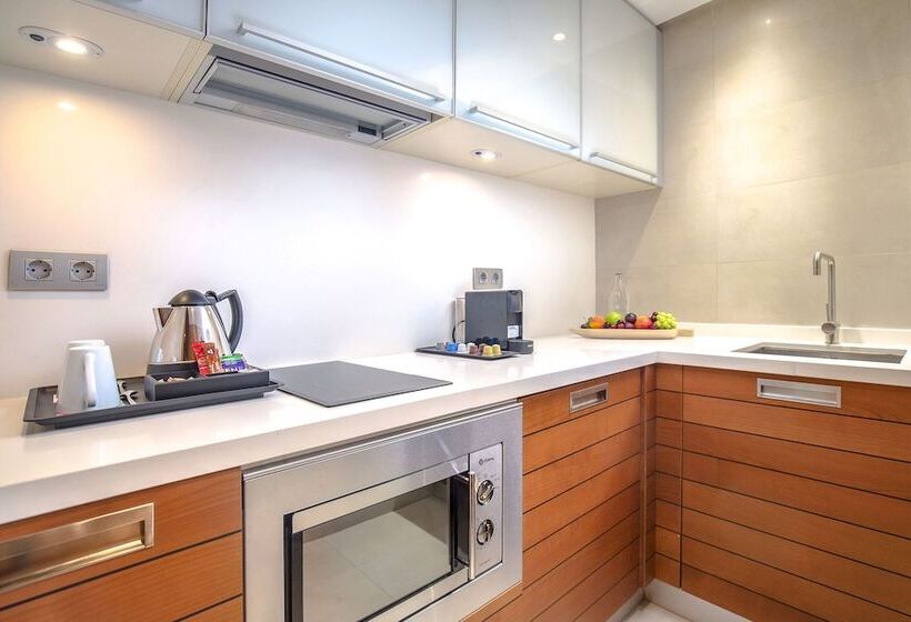 جناح دور أخير, Meliá Valencia