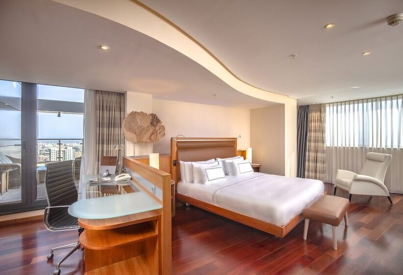 جناح دور أخير, Meliá Valencia