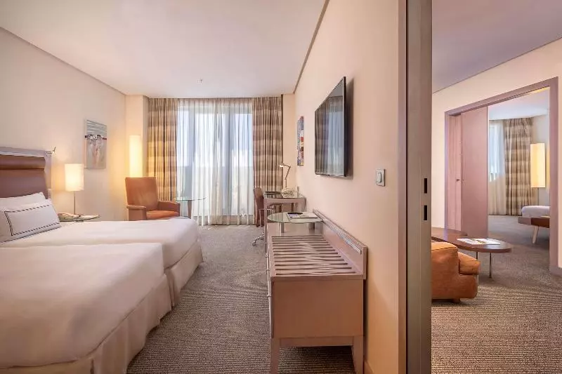 اتاق استاندارد تودرتو, Meliá Valencia
