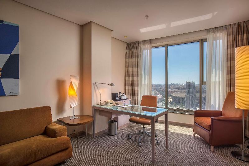 جناح جونيور, Meliá Valencia