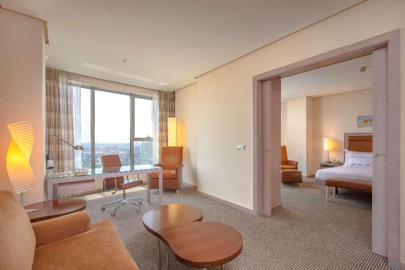 جناح جونيور, Meliá Valencia