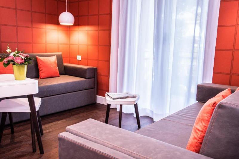 غرفة قياسية متصلة, Meliá Valencia