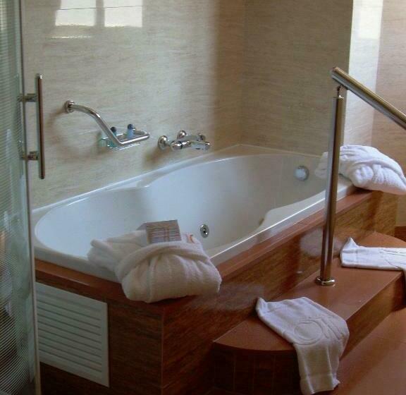 주니어 스위트, Montera Plaza