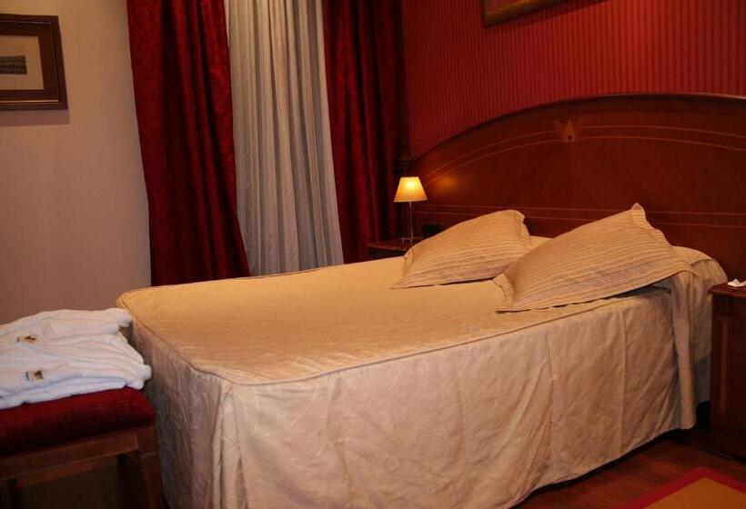 标准间, Palacio De La Magdalena