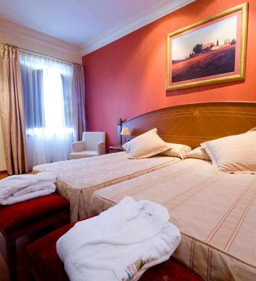 高级大房间, Palacio De La Magdalena