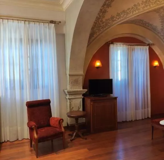オーシャンビューデラックスルーム, Palacio De La Magdalena