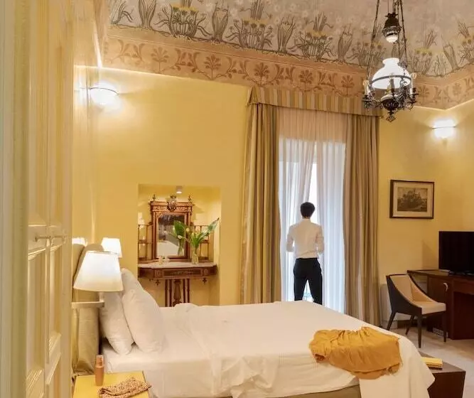 سوییت جونیور با چشمانداز جانبی دریا, Palazzo Papaleo