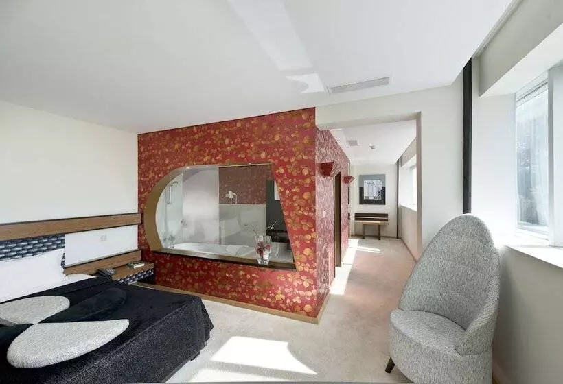 سوییت جونیور, Penafiel Park Hotel & Spa