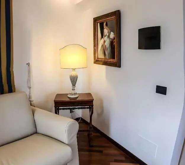 سوییت جونیور با چشم‌انداز دریا, Punta Campanella Resort & Spa
