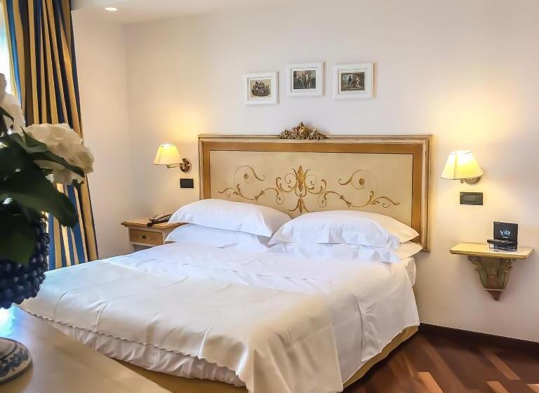 סוויטת ג'וניור נוף לים, Punta Campanella Resort & Spa