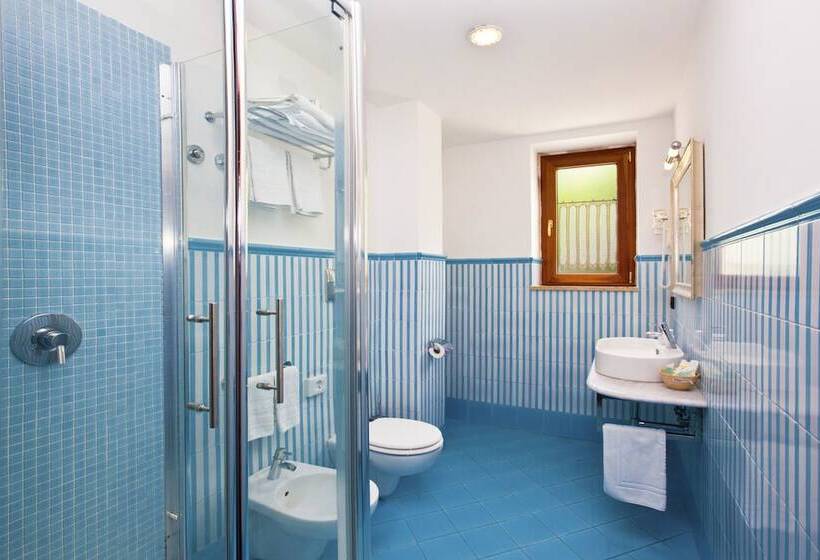 سوییت جونیور با چشم‌انداز دریا, Punta Campanella Resort & Spa
