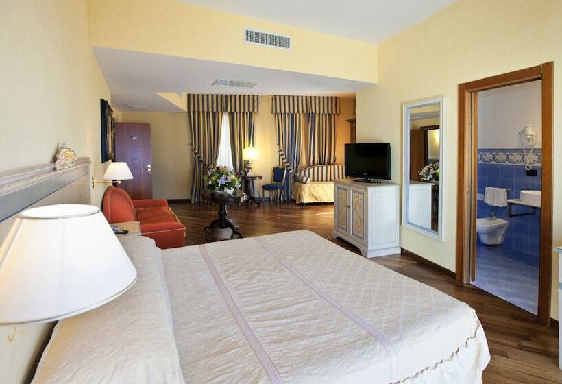 סוויטת ג'וניור נוף לים, Punta Campanella Resort & Spa