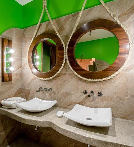 סוויטת ג'וניור עם טרסה, Suites La Hacienda