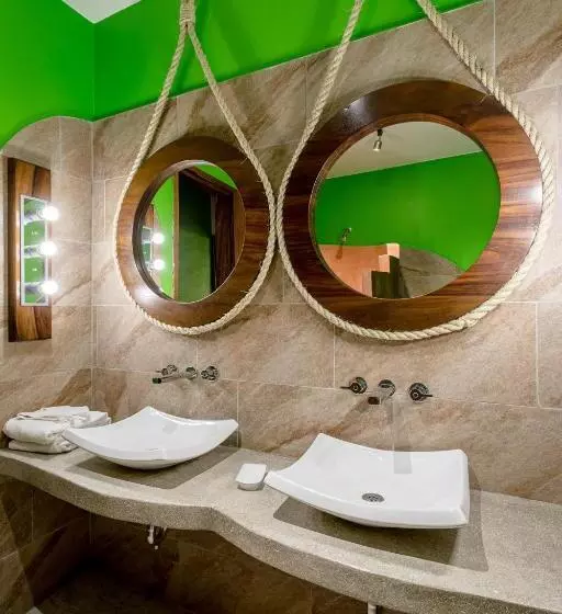 سوئیت جونیور با تراس, Suites La Hacienda