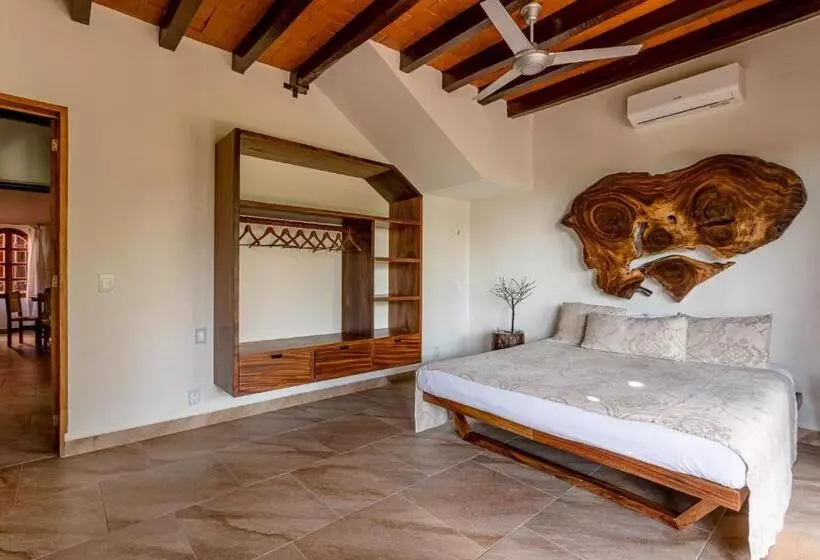 سوئیت جونیور با تراس, Suites La Hacienda